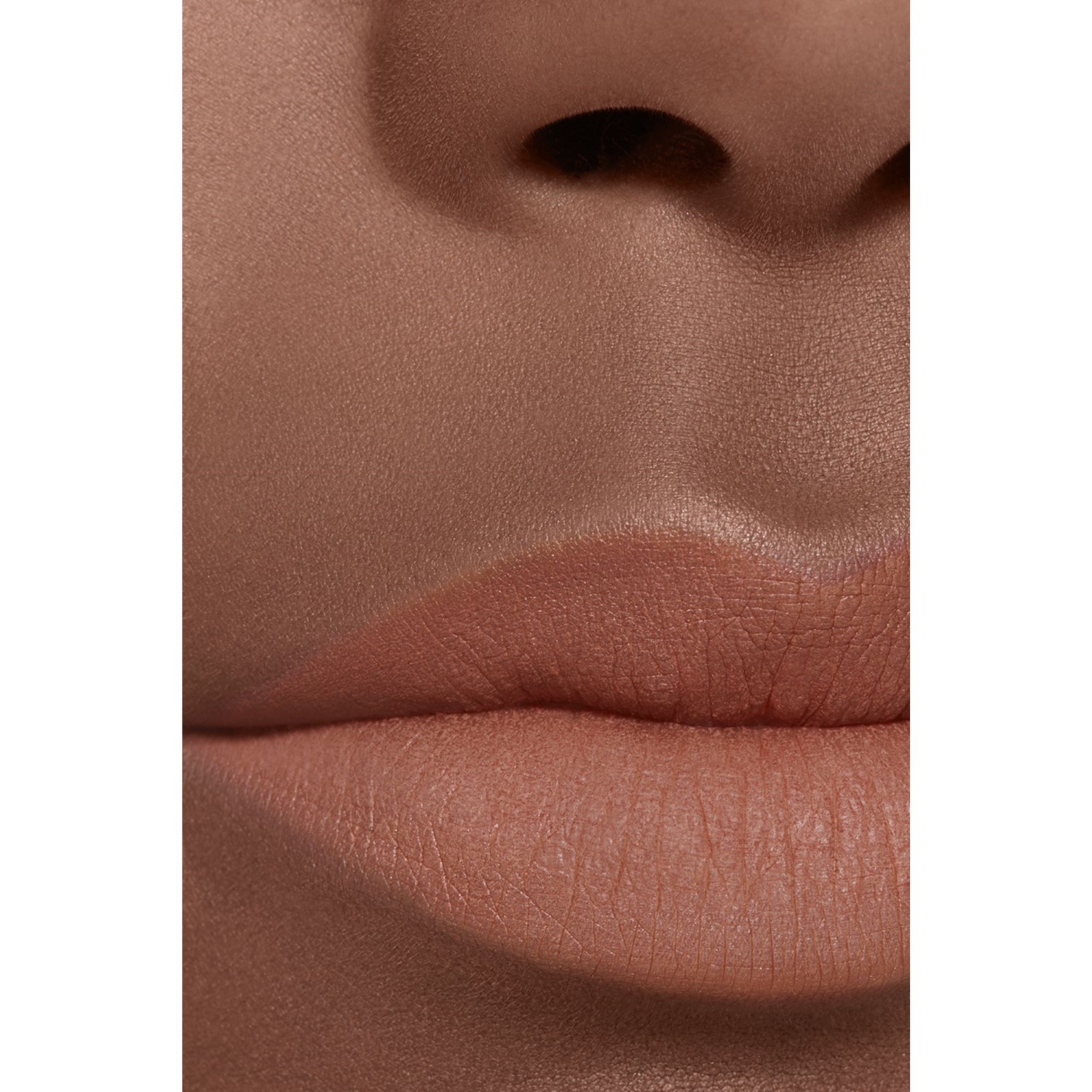 LA BARRA DE LABIOS LÍQUIDA MATE INTENSA DE LARGA DURACIÓN